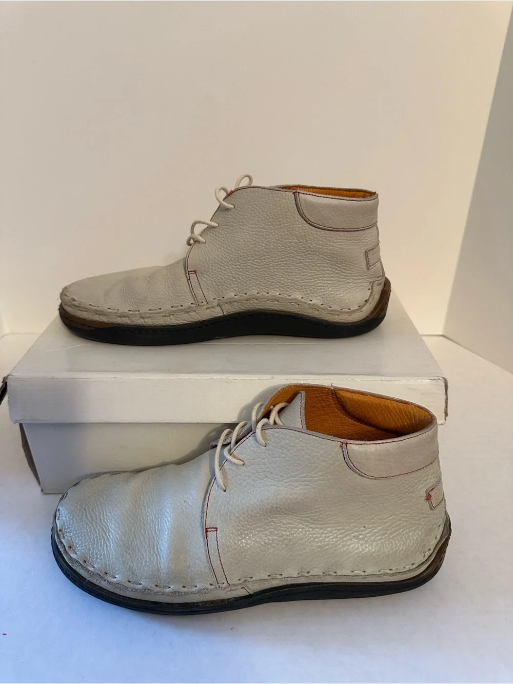 WHITE & CO VINTAGE CHUKKA BOOT